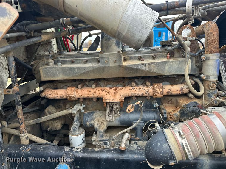 image for item EJ5267 1995 Freightliner FLD dump truck