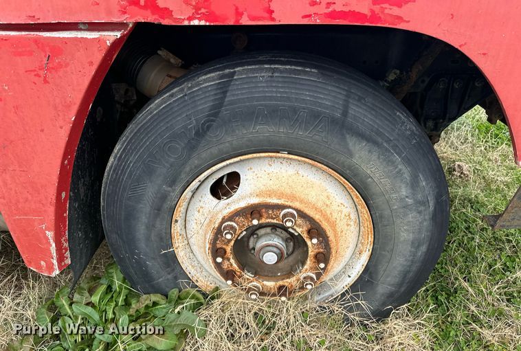 image for item EJ5267 1995 Freightliner FLD dump truck