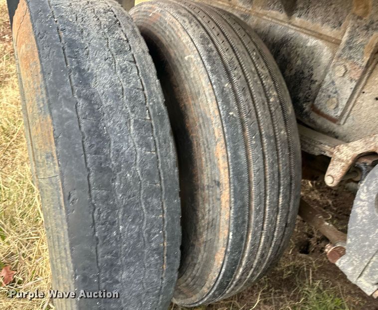 image for item EJ5267 1995 Freightliner FLD dump truck