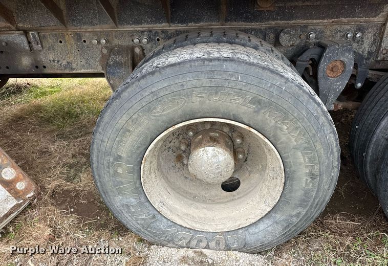 image for item EJ5267 1995 Freightliner FLD dump truck