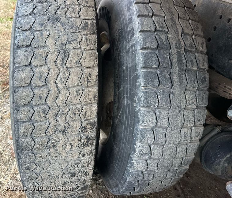 image for item EJ5267 1995 Freightliner FLD dump truck