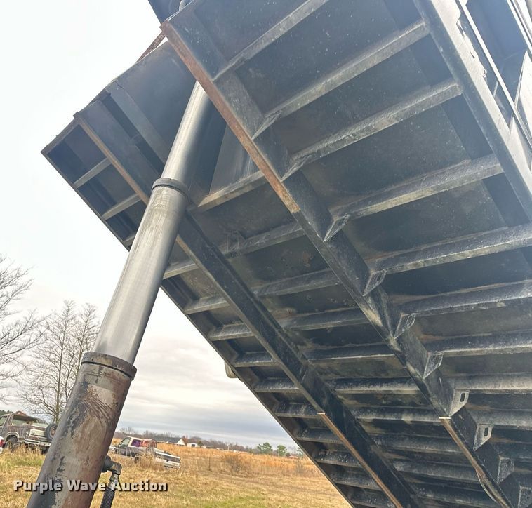 image for item EJ5268 2006 Sterling A9500 dump truck