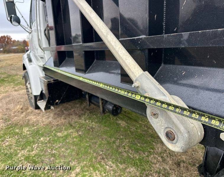 image for item EJ5268 2006 Sterling A9500 dump truck