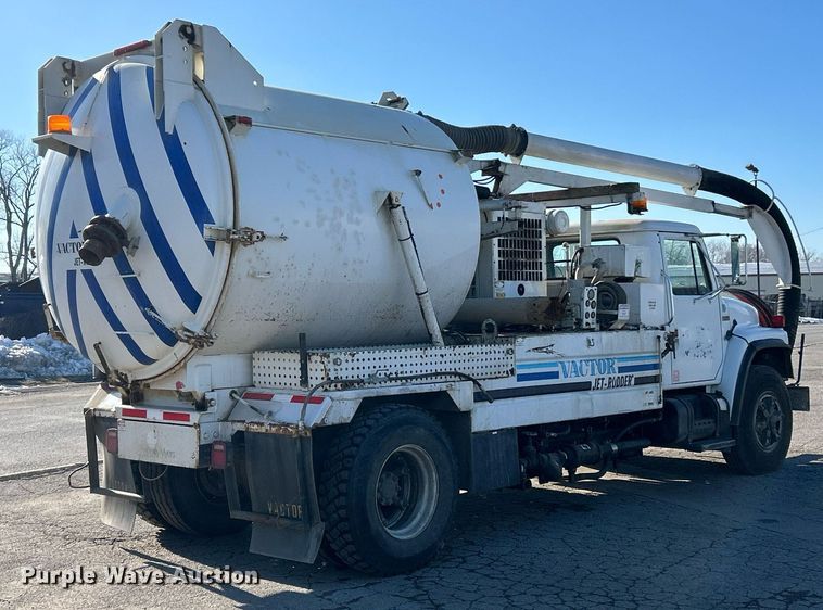 image for item EK2562 1988 International 1954 sewer jetter truck