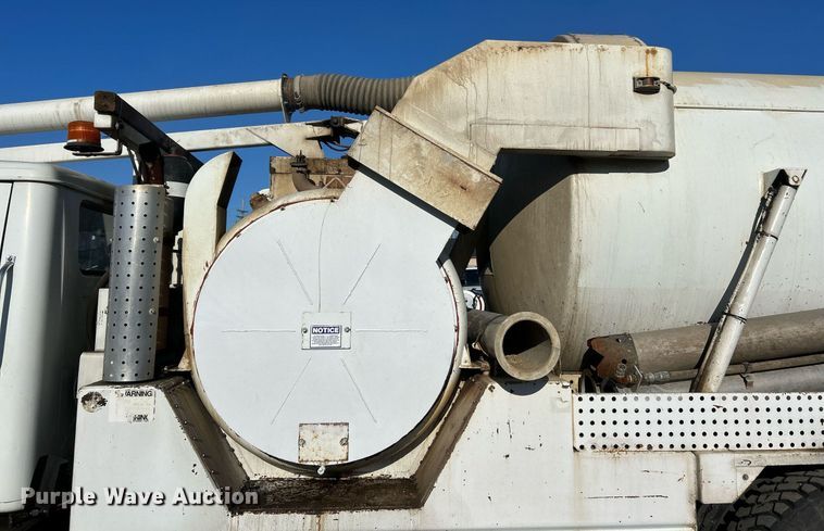 image for item EK2562 1988 International 1954 sewer jetter truck