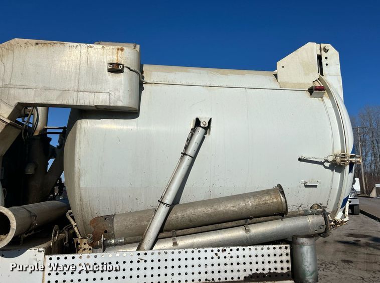 image for item EK2562 1988 International 1954 sewer jetter truck