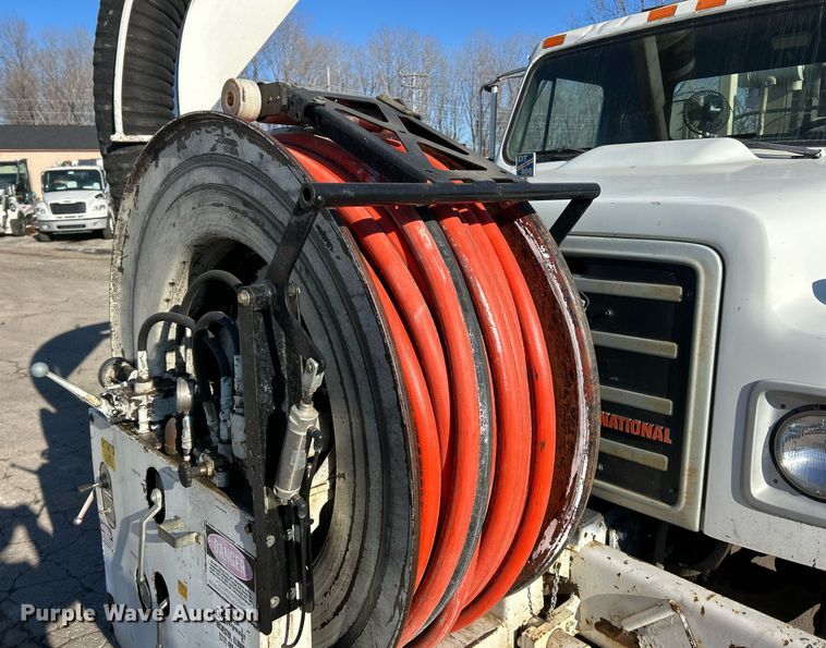 image for item EK2562 1988 International 1954 sewer jetter truck