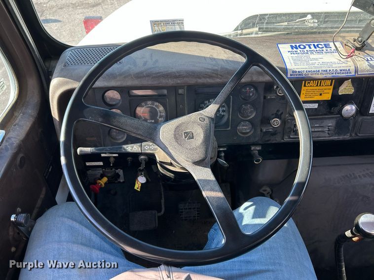 image for item EK2562 1988 International 1954 sewer jetter truck