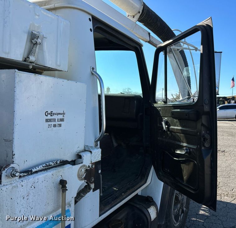 image for item EK2562 1988 International 1954 sewer jetter truck