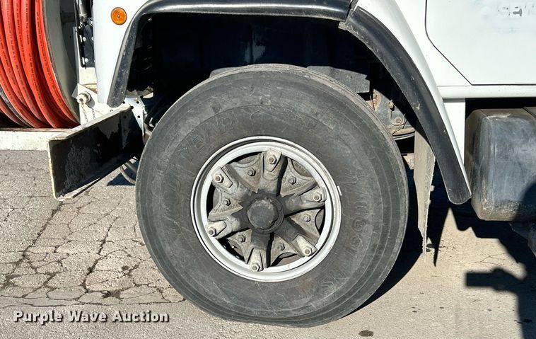 image for item EK2562 1988 International 1954 sewer jetter truck