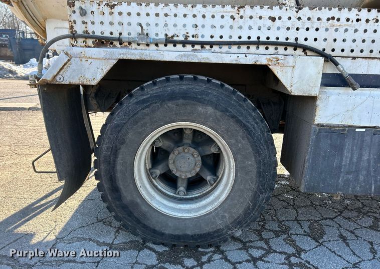 image for item EK2562 1988 International 1954 sewer jetter truck