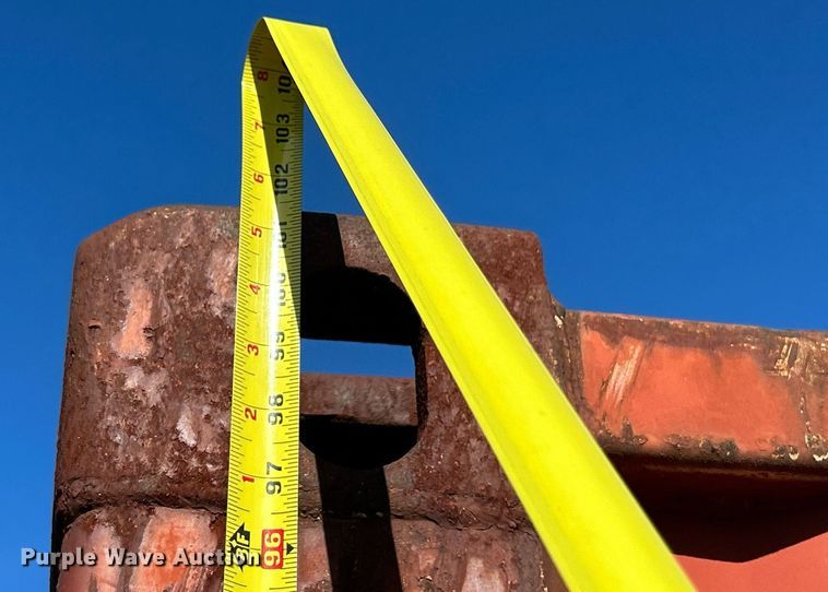 image for item EK2577 Shipping container with concrete tools