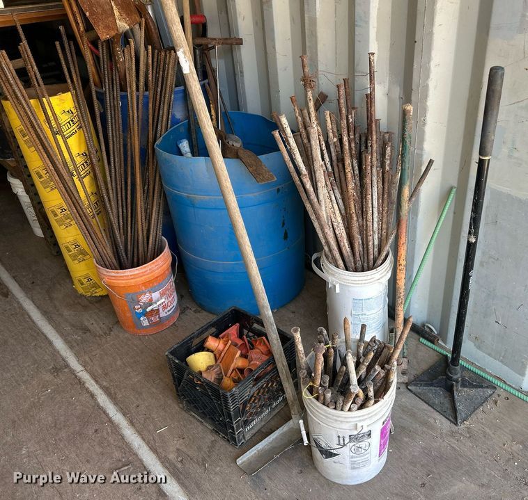 image for item EK2577 Shipping container with concrete tools
