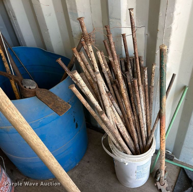 image for item EK2577 Shipping container with concrete tools