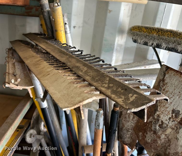 image for item EK2577 Shipping container with concrete tools