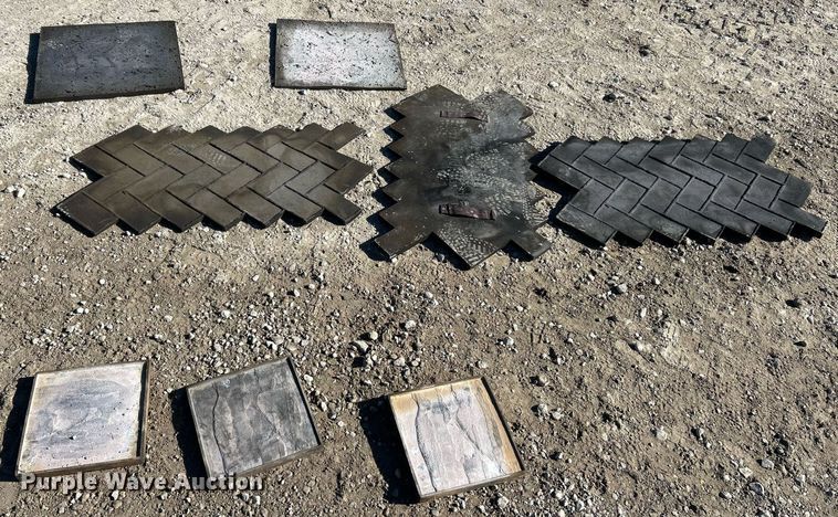 image for item EK2577 Shipping container with concrete tools