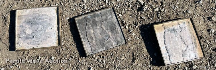 image for item EK2577 Shipping container with concrete tools