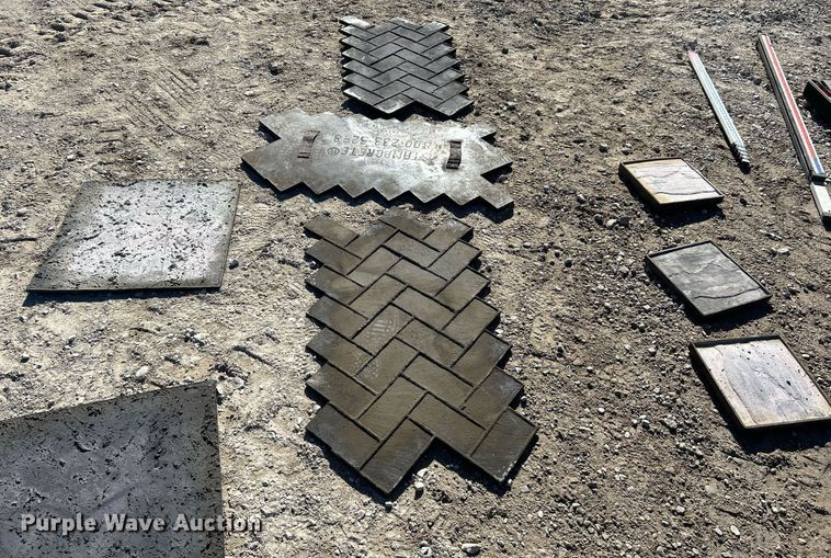 image for item EK2577 Shipping container with concrete tools