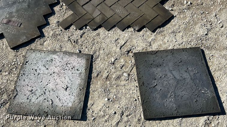 image for item EK2577 Shipping container with concrete tools