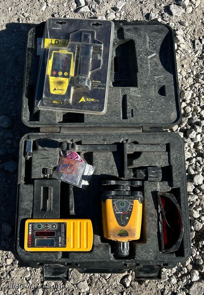 image for item EK2577 Shipping container with concrete tools