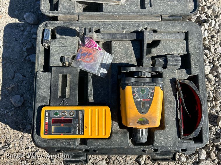 image for item EK2577 Shipping container with concrete tools