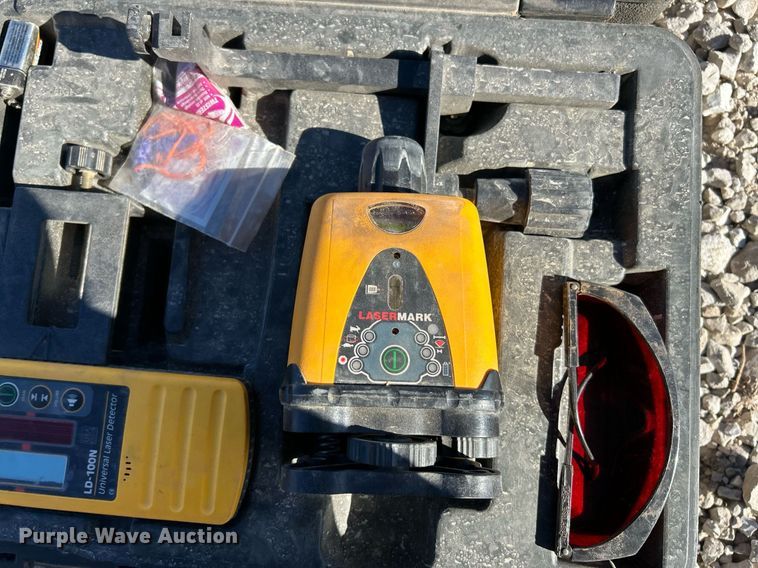 image for item EK2577 Shipping container with concrete tools