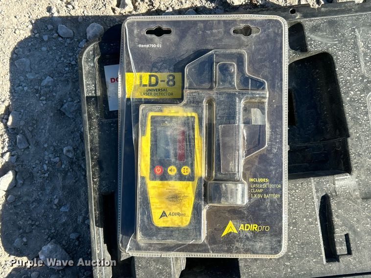 image for item EK2577 Shipping container with concrete tools