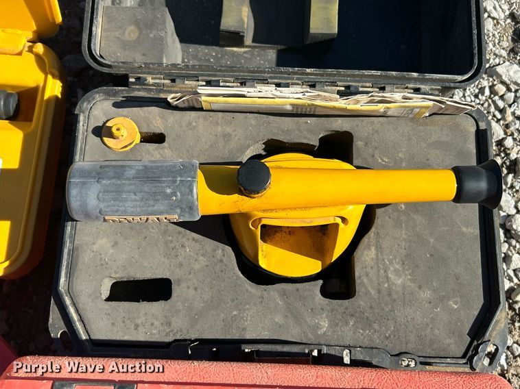 image for item EK2577 Shipping container with concrete tools