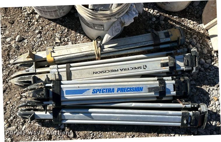 image for item EK2577 Shipping container with concrete tools