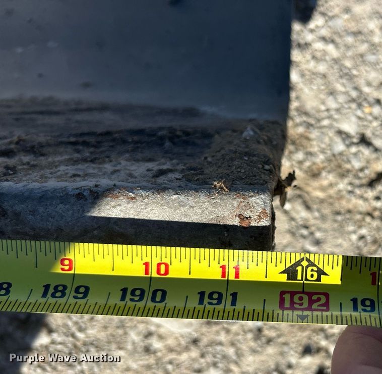 image for item EK2577 Shipping container with concrete tools