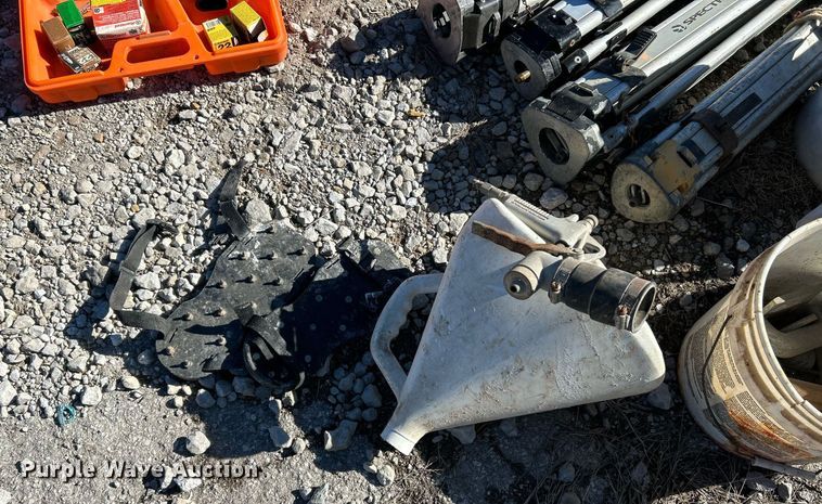 image for item EK2577 Shipping container with concrete tools