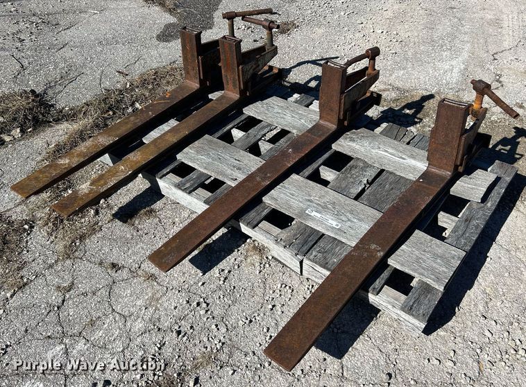 image for item EK2583 Forklift attachments