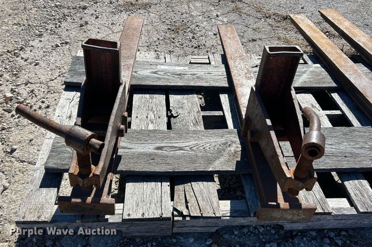 image for item EK2583 Forklift attachments