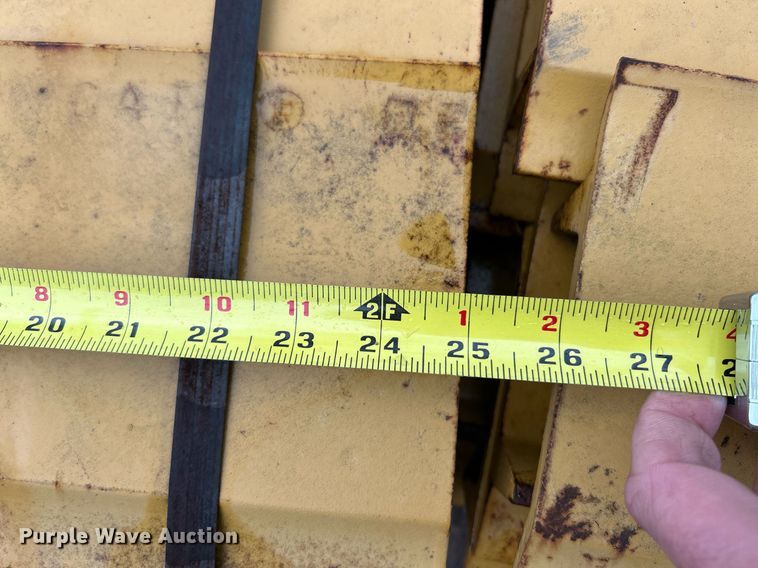 image for item EK2591 Caterpillar grouser pads