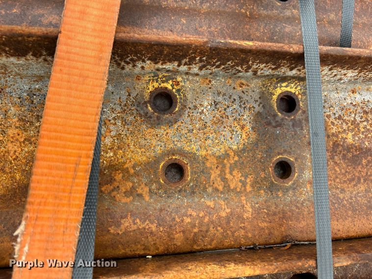 image for item EK2591 Caterpillar grouser pads