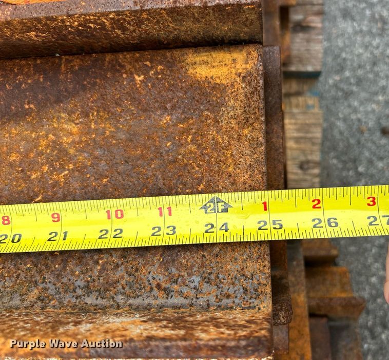 image for item EK2591 Caterpillar grouser pads