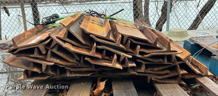 image for item EK2591 Caterpillar grouser pads