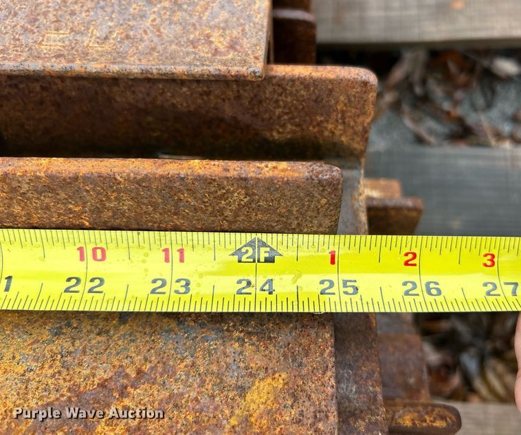 image for item EK2591 Caterpillar grouser pads