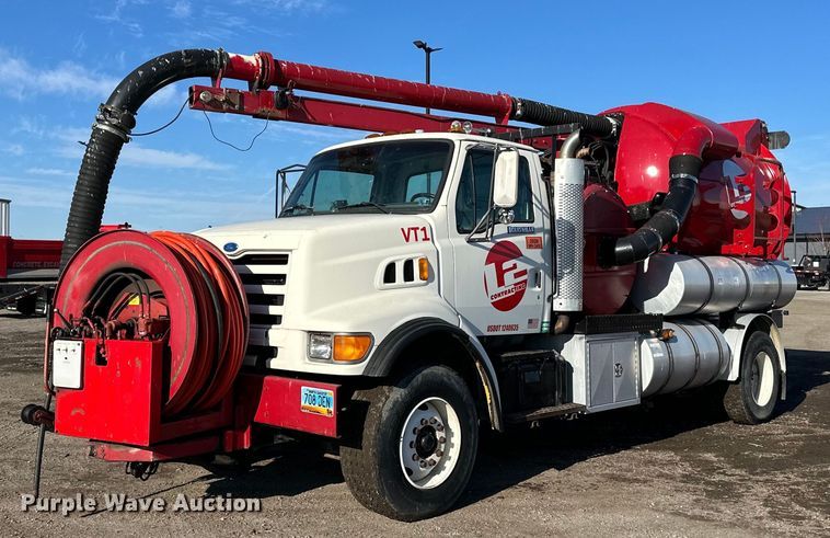 image for item EN2561 1997 Ford Louisville  sewer jetter truck