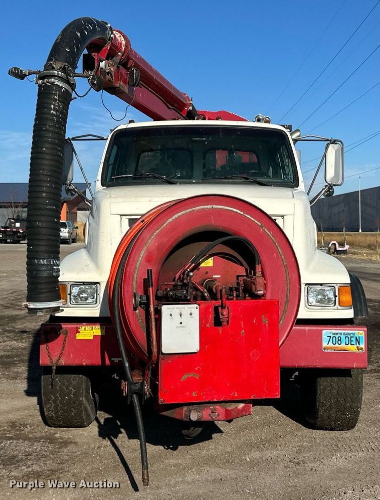 image for item EN2561 1997 Ford Louisville  sewer jetter truck