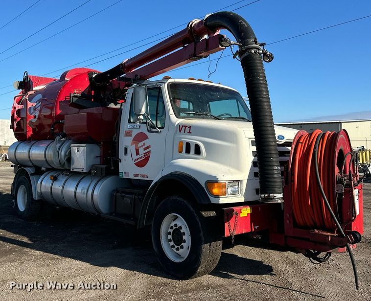 image for item EN2561 1997 Ford Louisville  sewer jetter truck