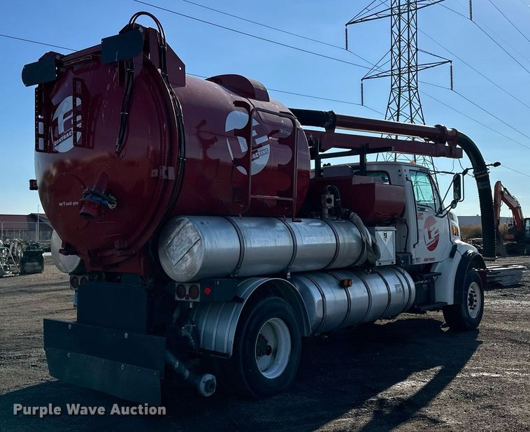 image for item EN2561 1997 Ford Louisville  sewer jetter truck