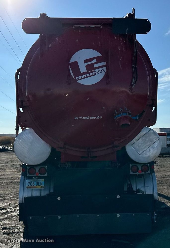 image for item EN2561 1997 Ford Louisville  sewer jetter truck