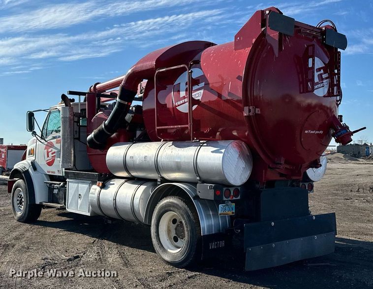 image for item EN2561 1997 Ford Louisville  sewer jetter truck