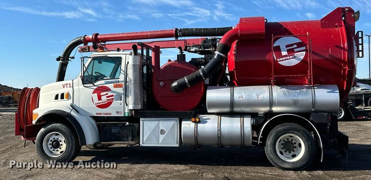 image for item EN2561 1997 Ford Louisville  sewer jetter truck