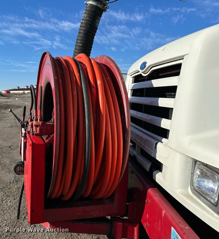 image for item EN2561 1997 Ford Louisville  sewer jetter truck