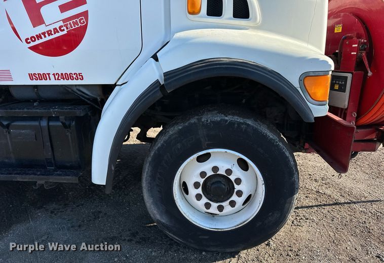 image for item EN2561 1997 Ford Louisville  sewer jetter truck