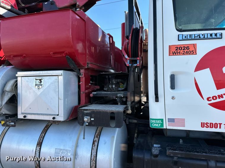 image for item EN2561 1997 Ford Louisville  sewer jetter truck