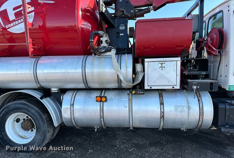 image for item EN2561 1997 Ford Louisville  sewer jetter truck