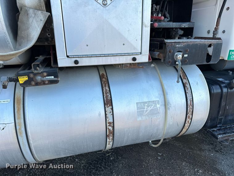 image for item EN2561 1997 Ford Louisville  sewer jetter truck